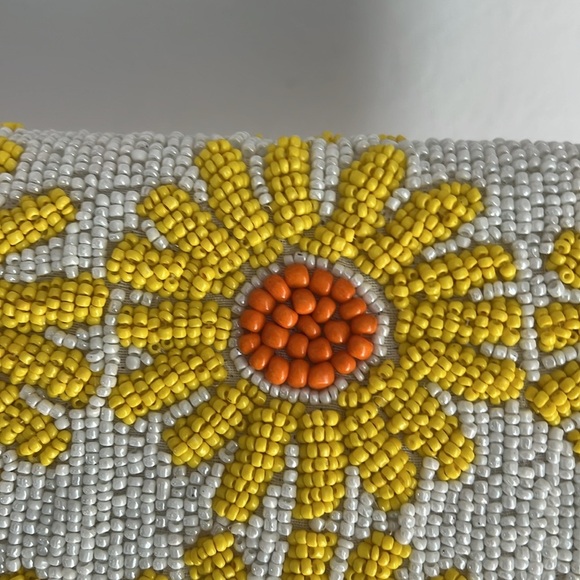 🌼 Sol & Mer Daisy/Sunflower Beaded Shoulder Bag 🌼 - Picture 10 of 10